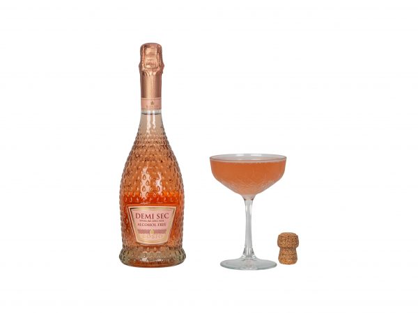 Champagnefles 0%, glas met mousserende wijn, champagnekurk