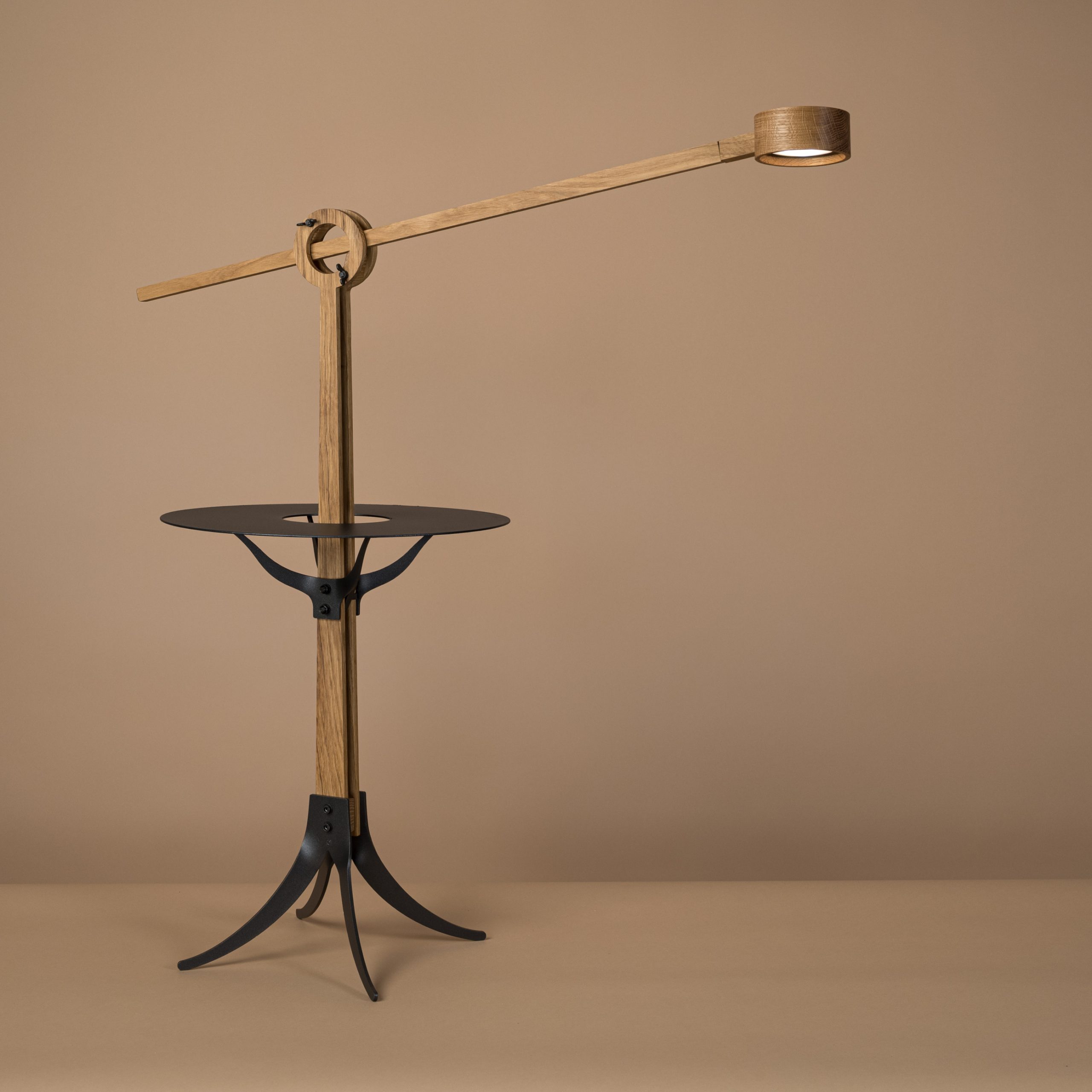 THE ORE LUNAR - leeslamp met zwart tafelblad en voet - Afbeelding 2
