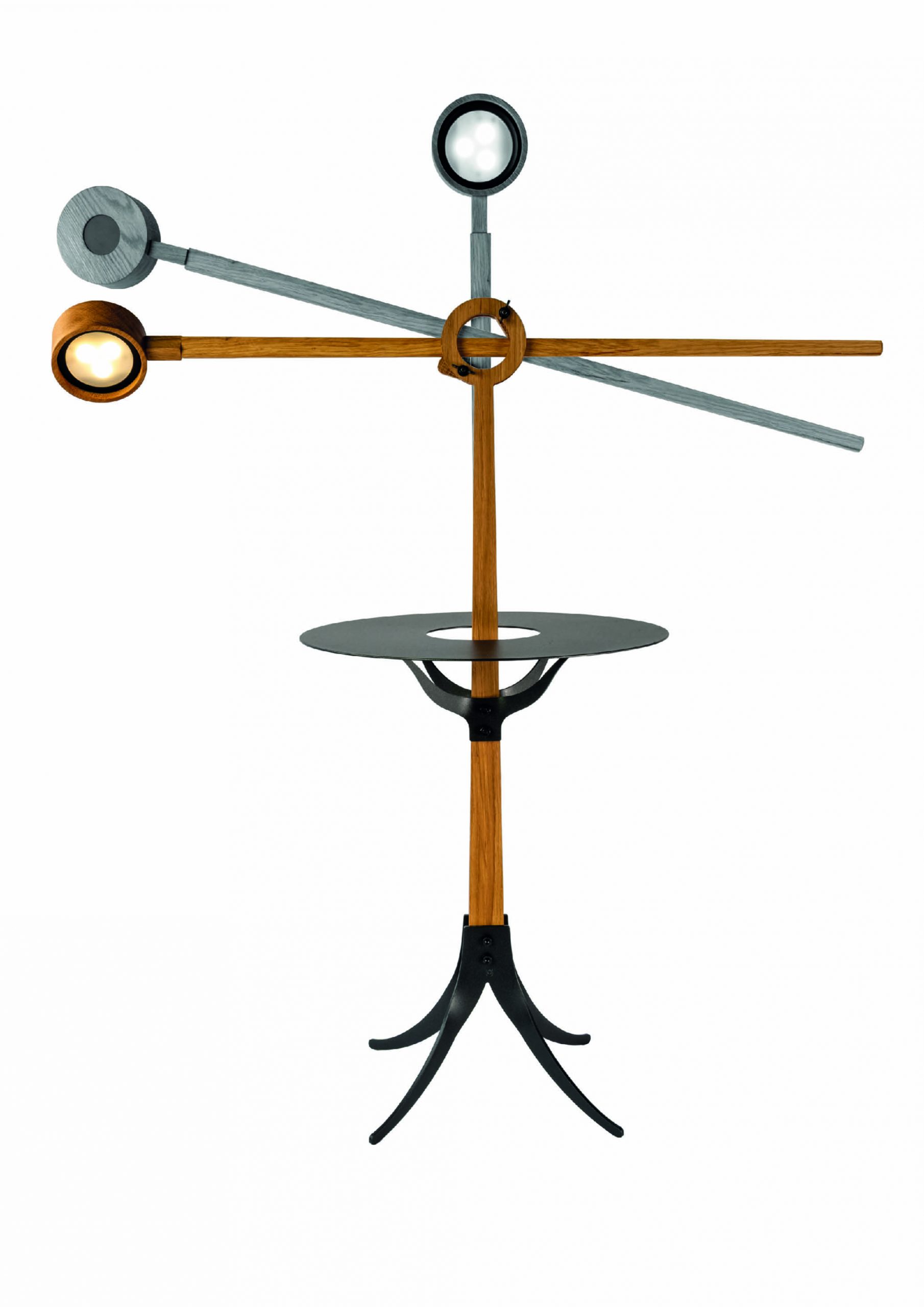 The Ore Lunar 3 poses in 1 lamp draait